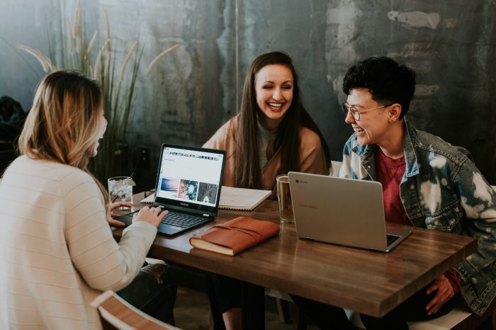 Solo Travel Meetups and Communities